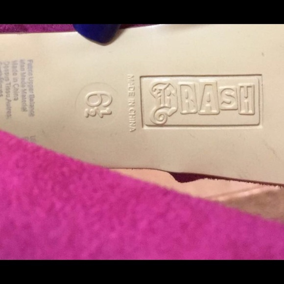 Size 6 in a half Fuchsia heels - Picture 5 of 5